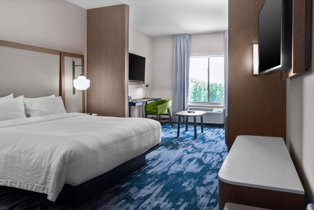 Suite, 1 King, Sofa bed interior