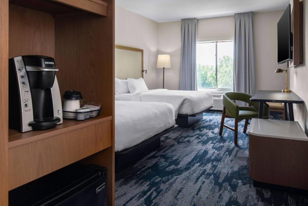 Guest room, 2 Queen interior